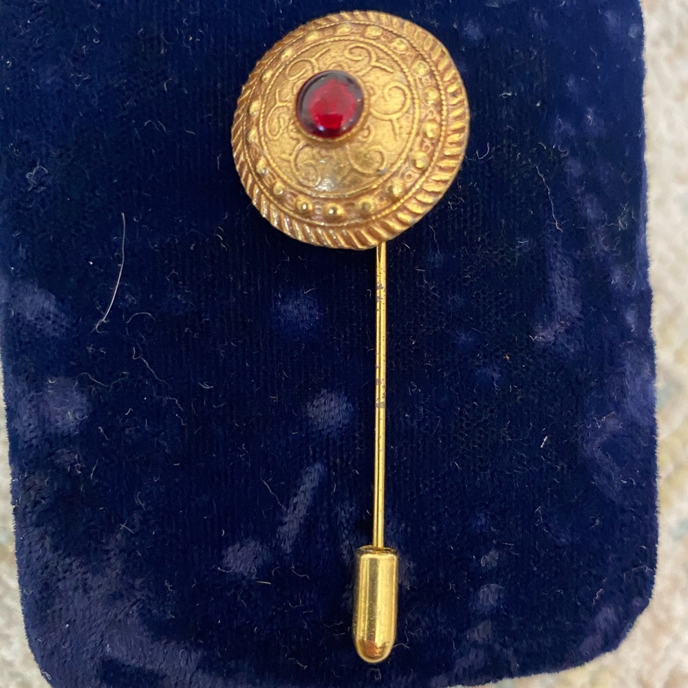 Vintage art nouveau stick pin with red stone gold tone